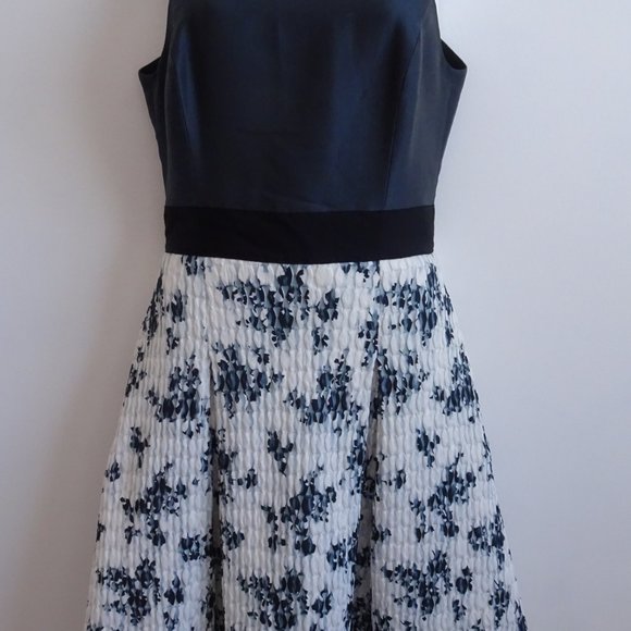 Sashin & Babi Noir NWT $1,25.00 Black Navy and White Fit and Flare DRESS SZ S - Picture 11 of 15